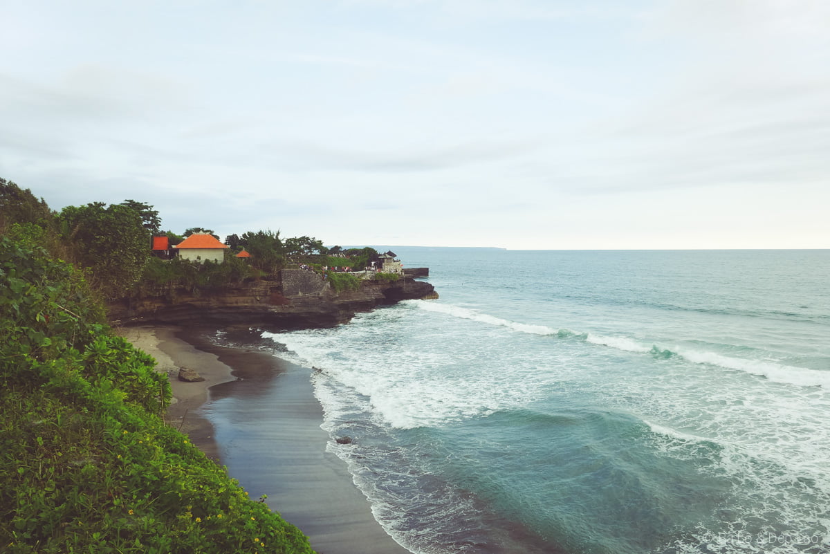 Đền Tanah Lot - môt trong những điểm ngắm hoàng hôn đẹp nhất TG