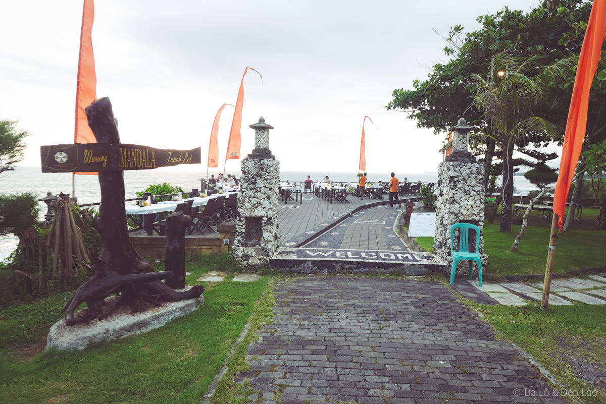 Lối vào đền
