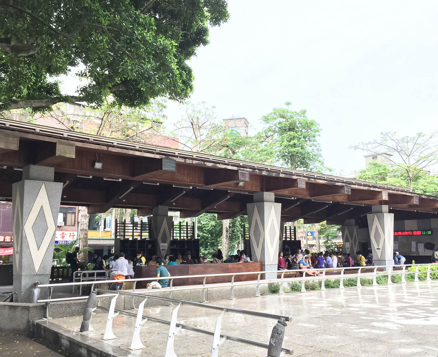 Khu vực bồn ngâm chân công cộng