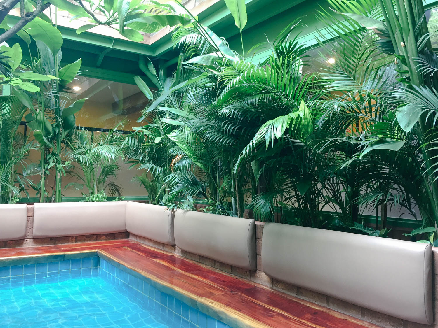 Bồn khoáng ngâm chân nóng lạnh