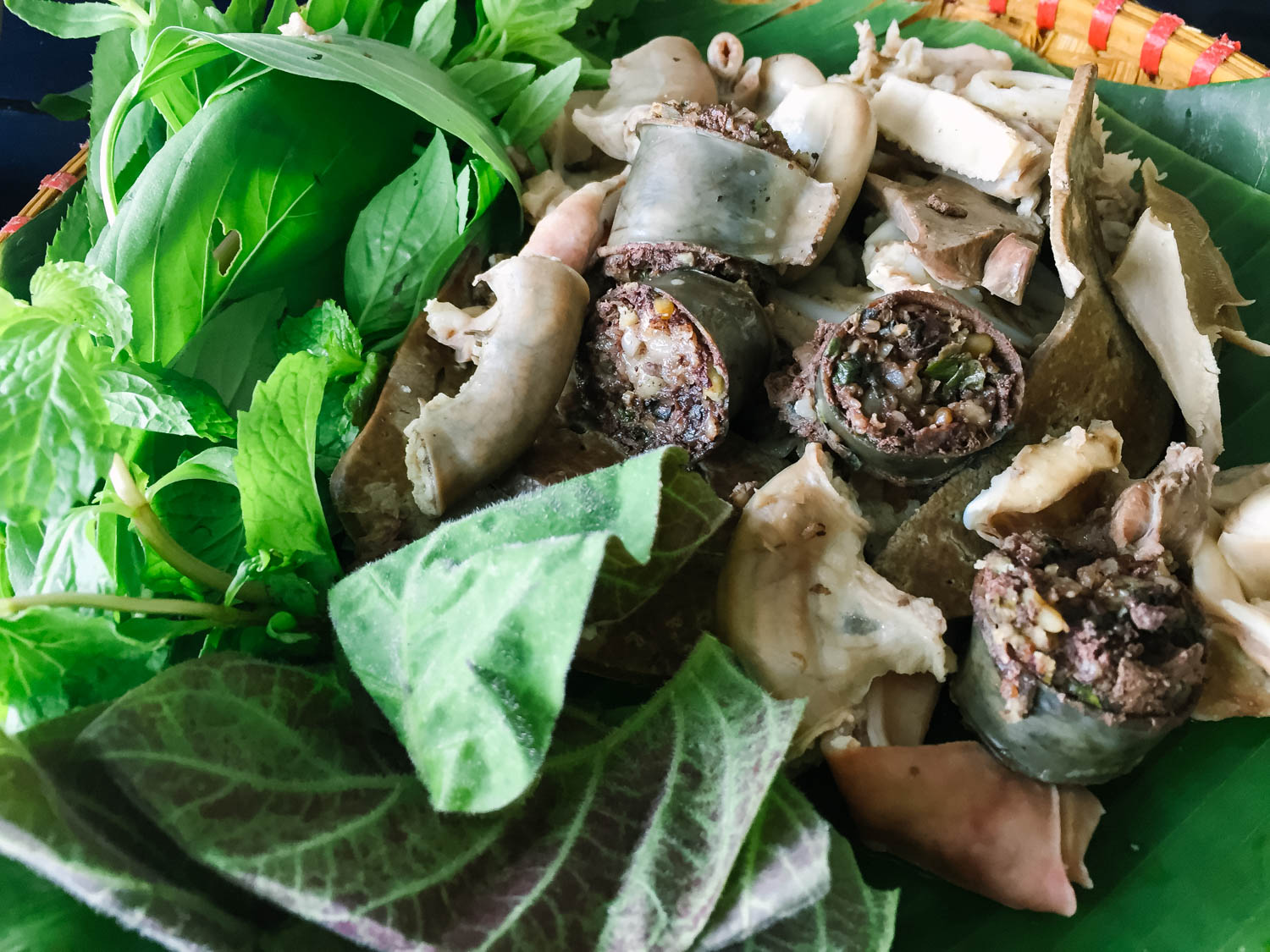 Lòng lợn luộc thập cẩm