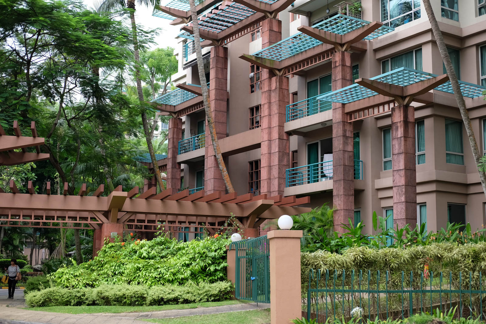 Maple Wood là khu dân cư mình thuê phòng Air BnB. Không gian yên tĩnh, rộng rãi và thoáng đãng. Mình sẽ cho các bạn một bài viết review chi tiết riêng sau nhé.