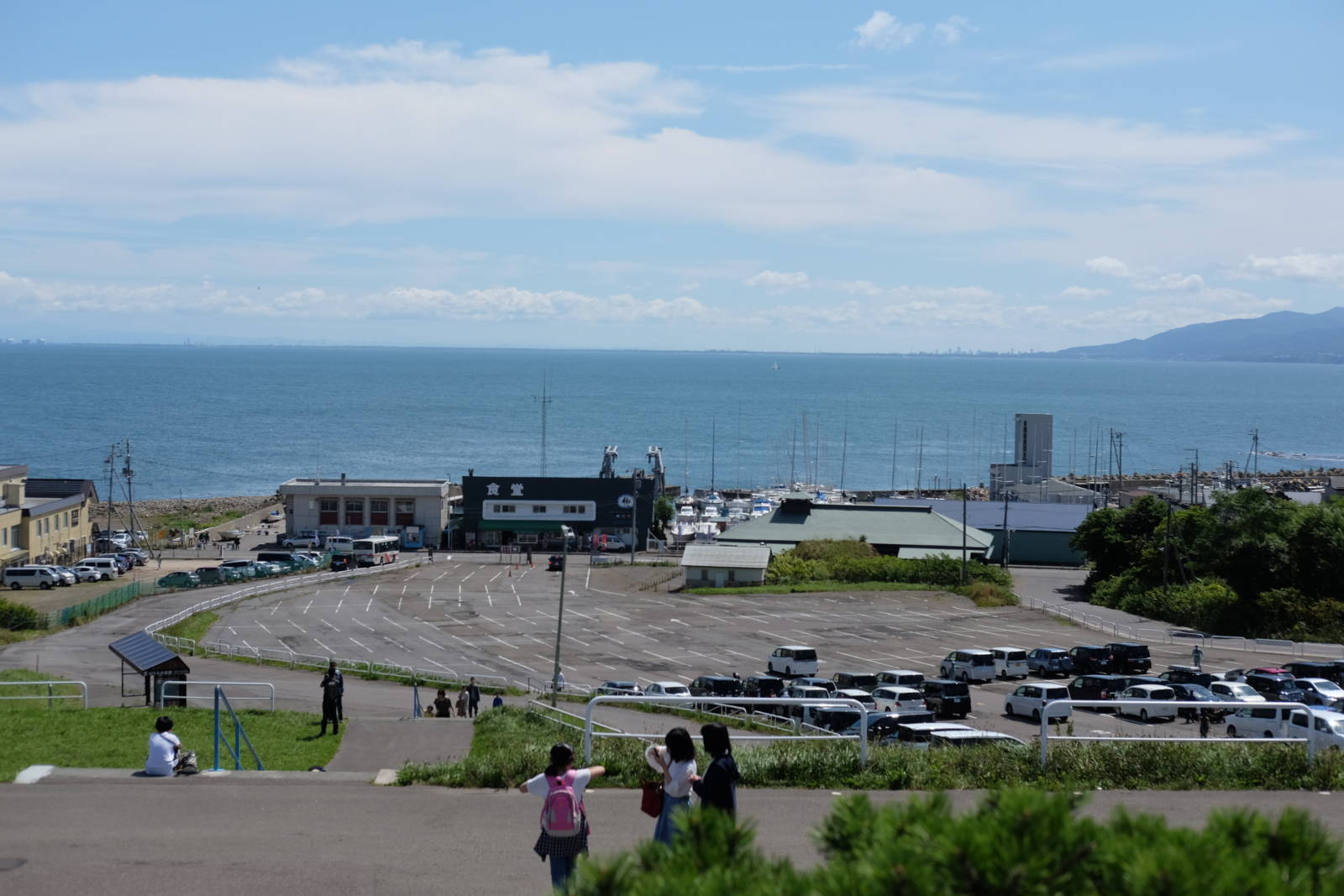 Otaru Aquarium nằm cạnh biển