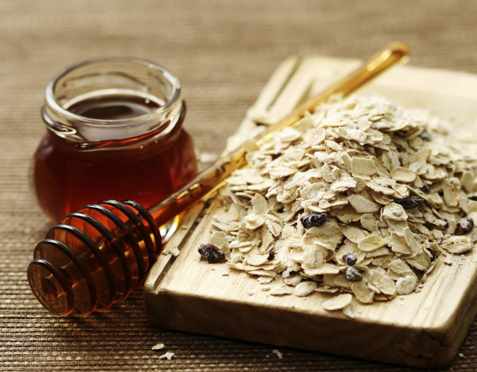 Mặt nạ yến mạch mật ong trắng mịn da không tì vết