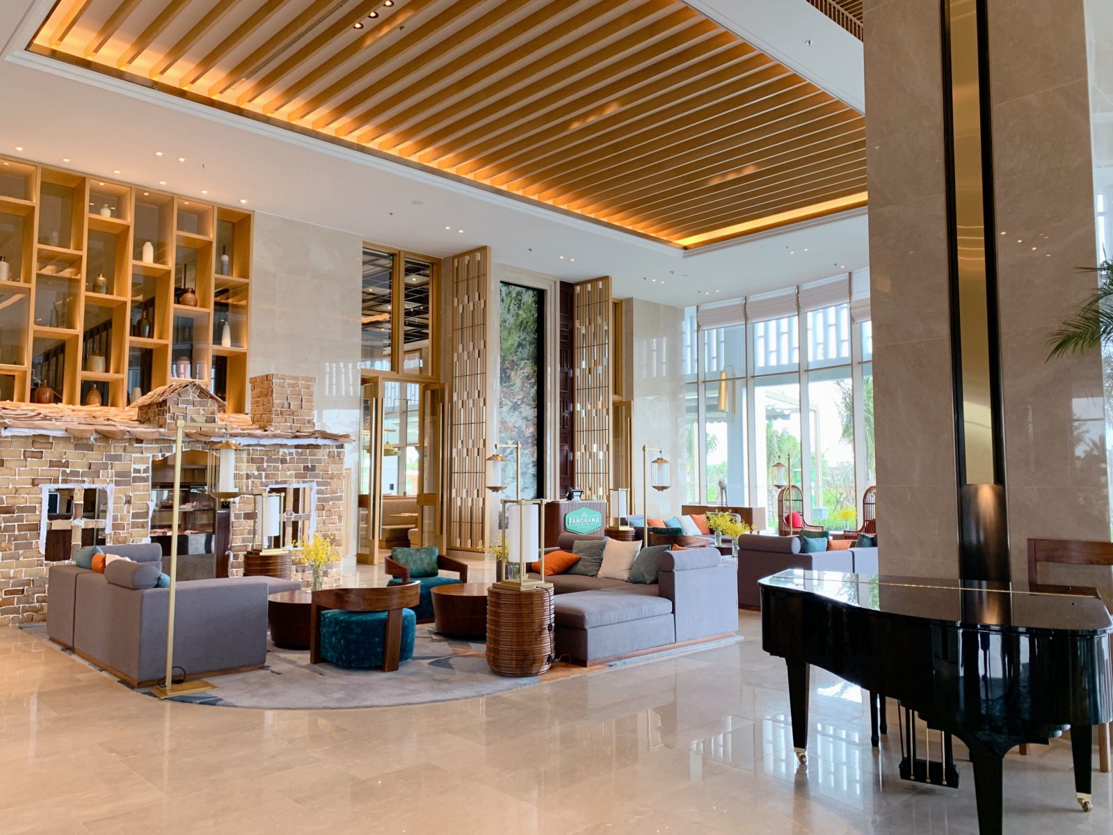 Sảnh chính của Movenpick Resort