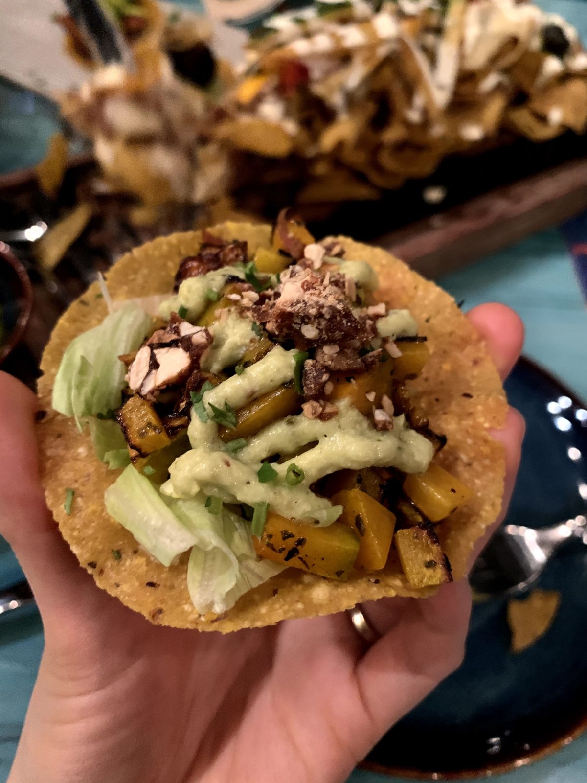 Tacos chiên giòn với bí đỏ và hạt
