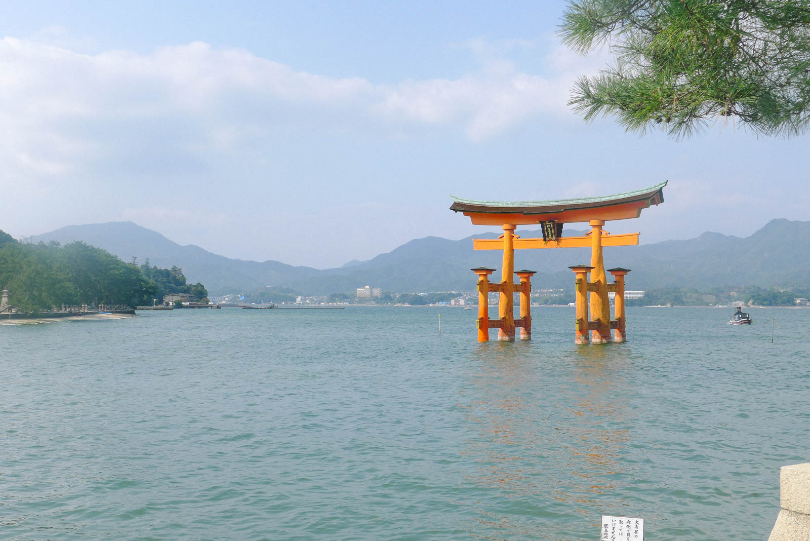 Itsukushima Shrine là một trong những biểu tượng văn hoá quan trọng của Nhật Bản tại Hiroshima Đẹp rụng rời luôn!
