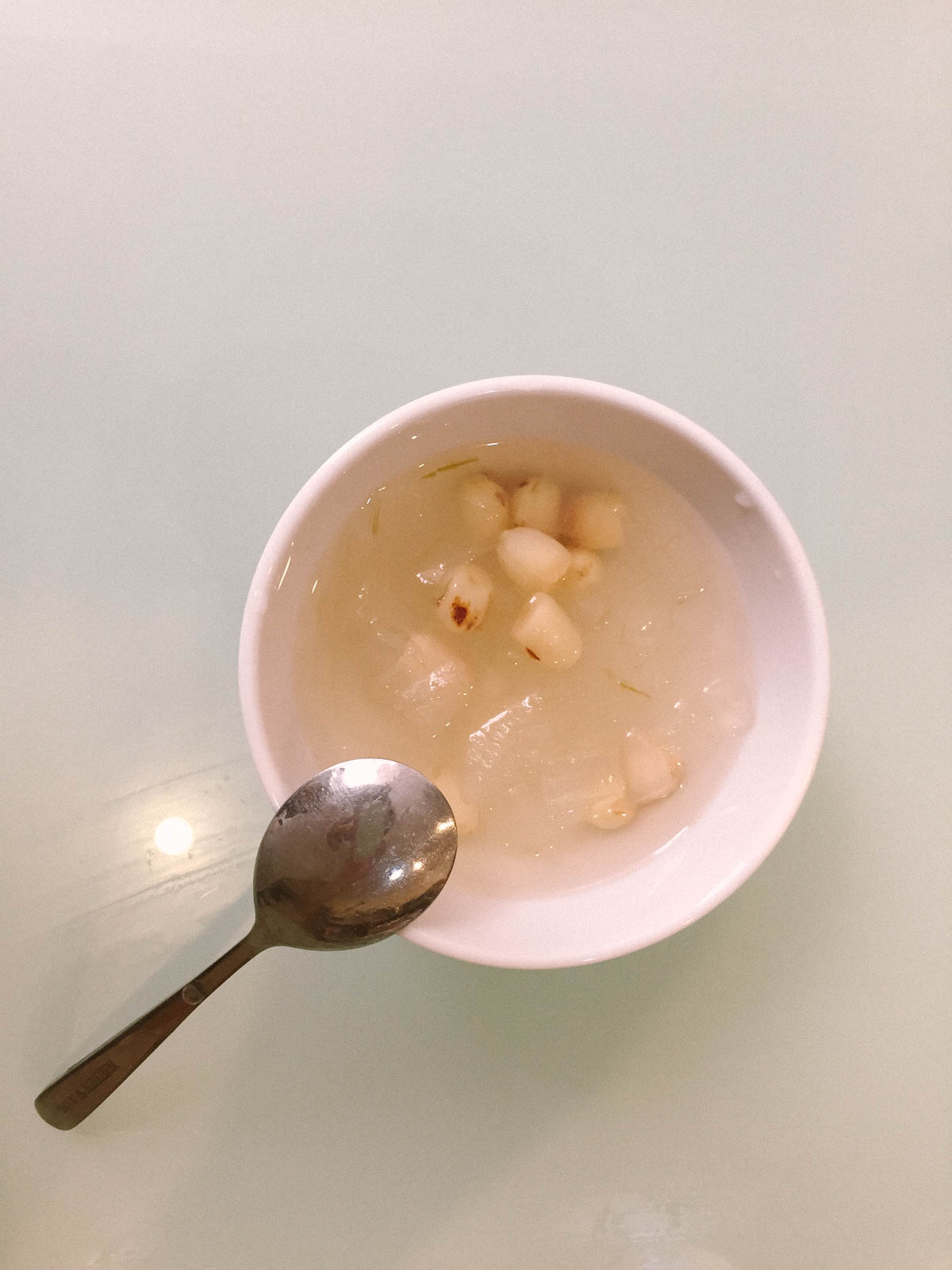 Chè nha đam hạt sen đẹp da thanh nhiệt cho ngày hè