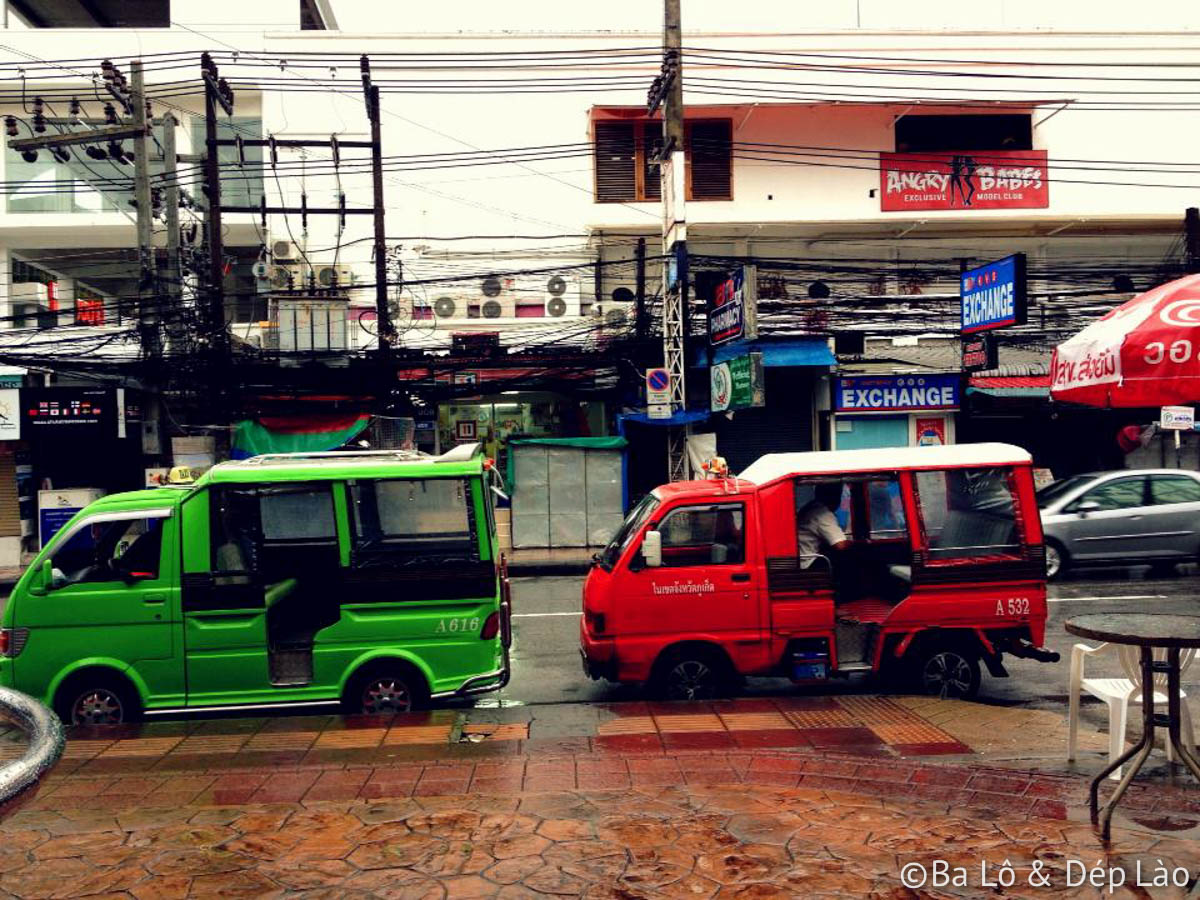 Tuk Tuk đủ màu tại Thái Lan.