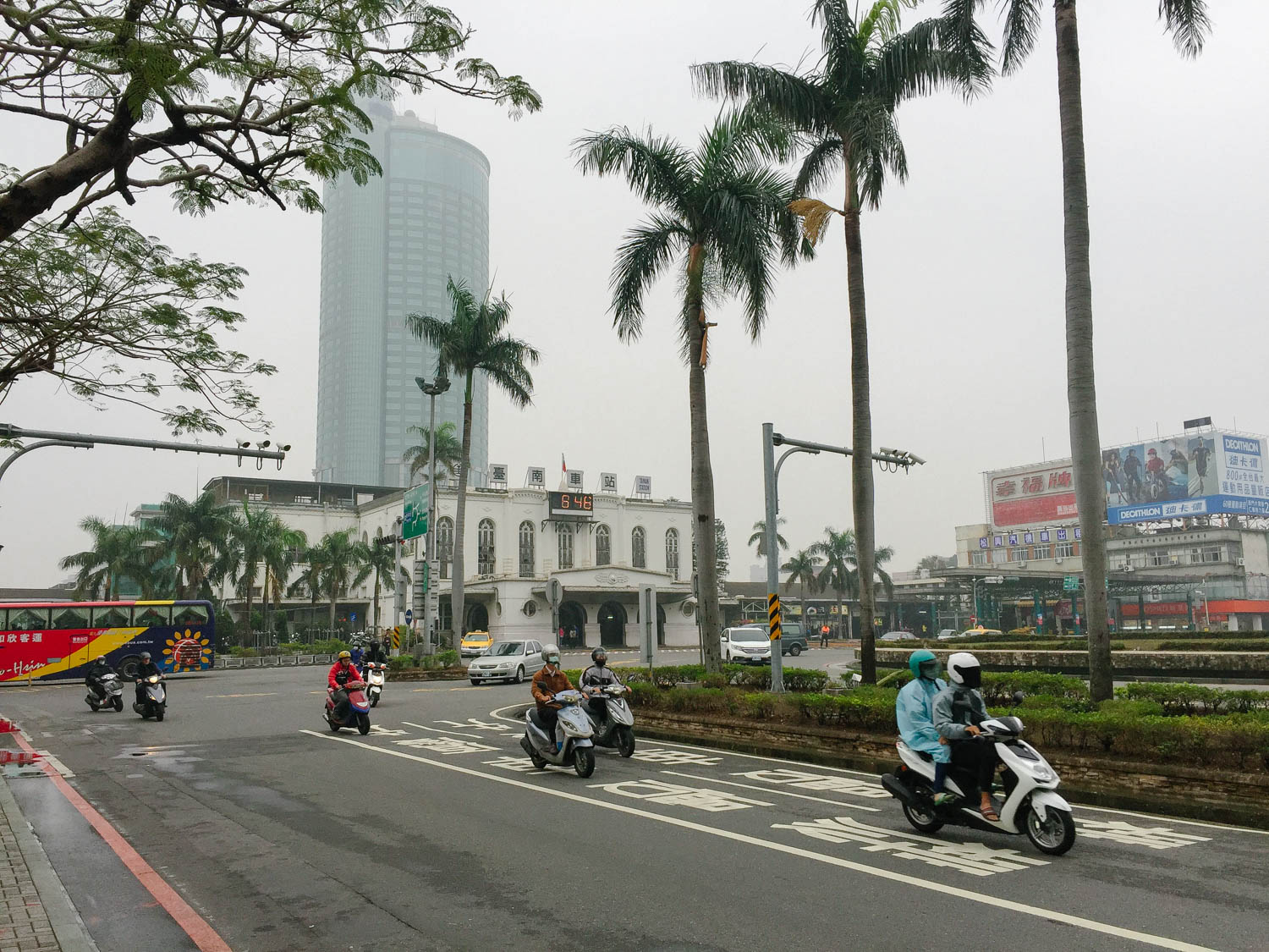 Trời âm u, mưa rả rích ngày đêm ở Đài Nam