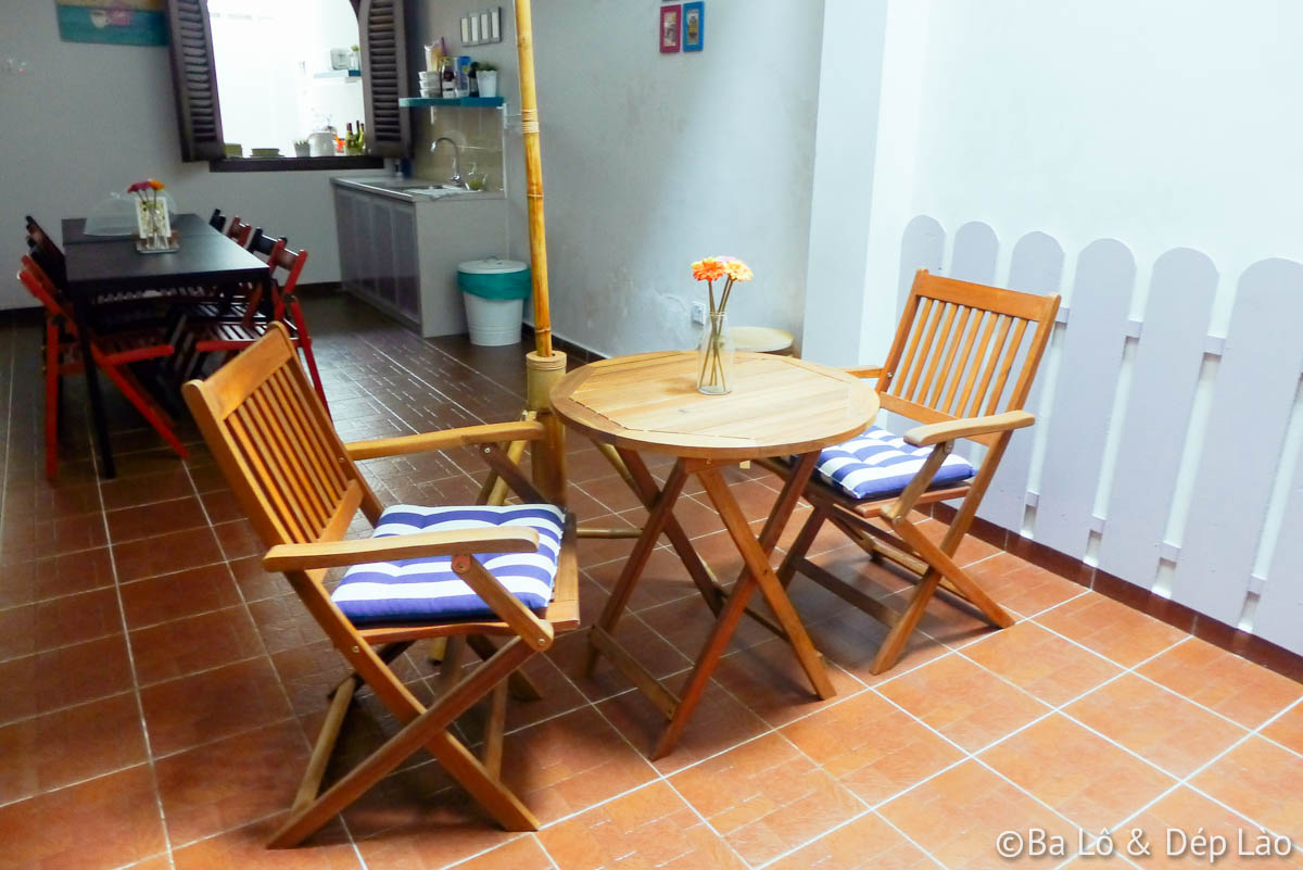 Nơi mọi người tụ tập trò chuyện hoặc đọc sách