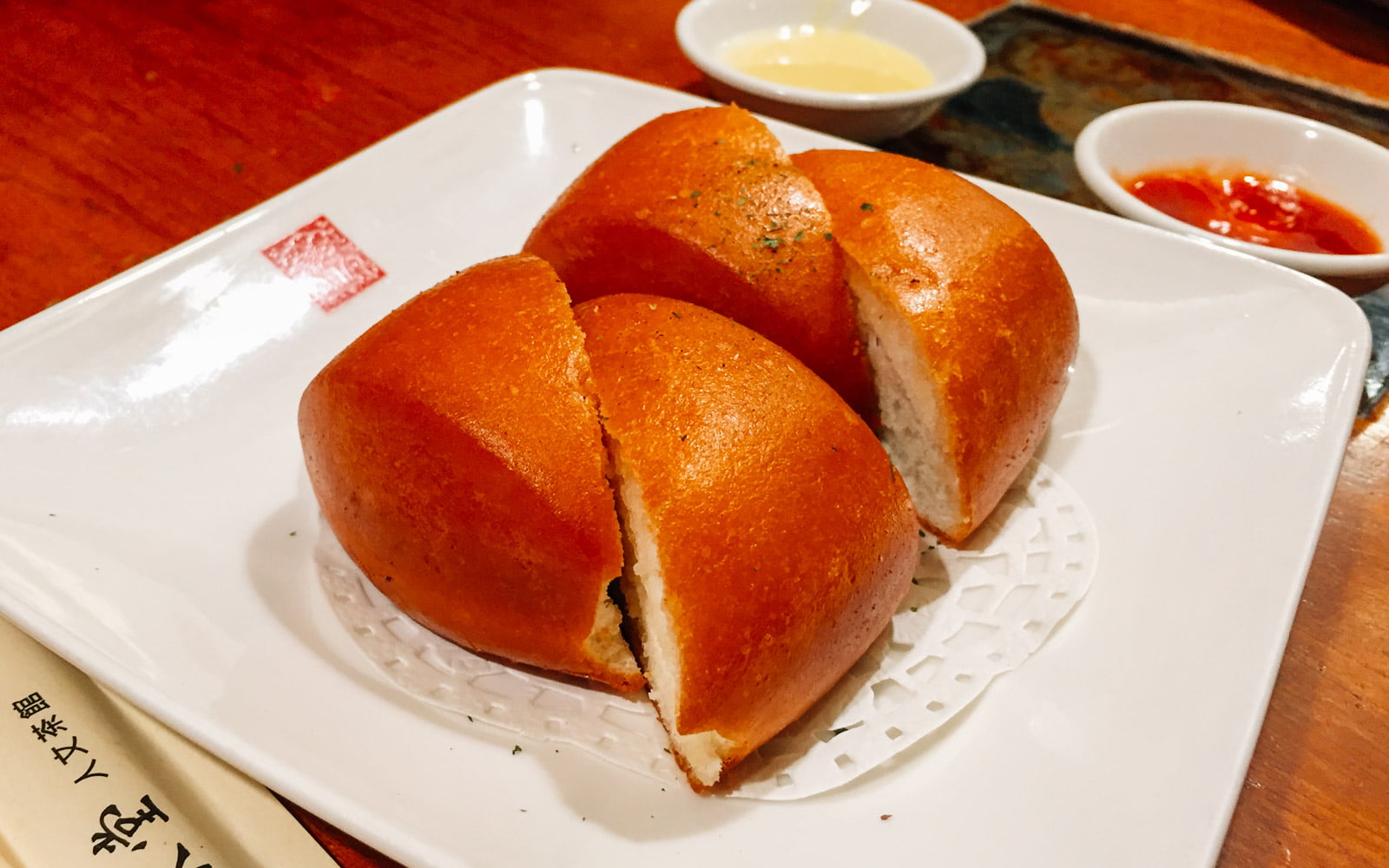 Bánh bao chiên chấm sữa
