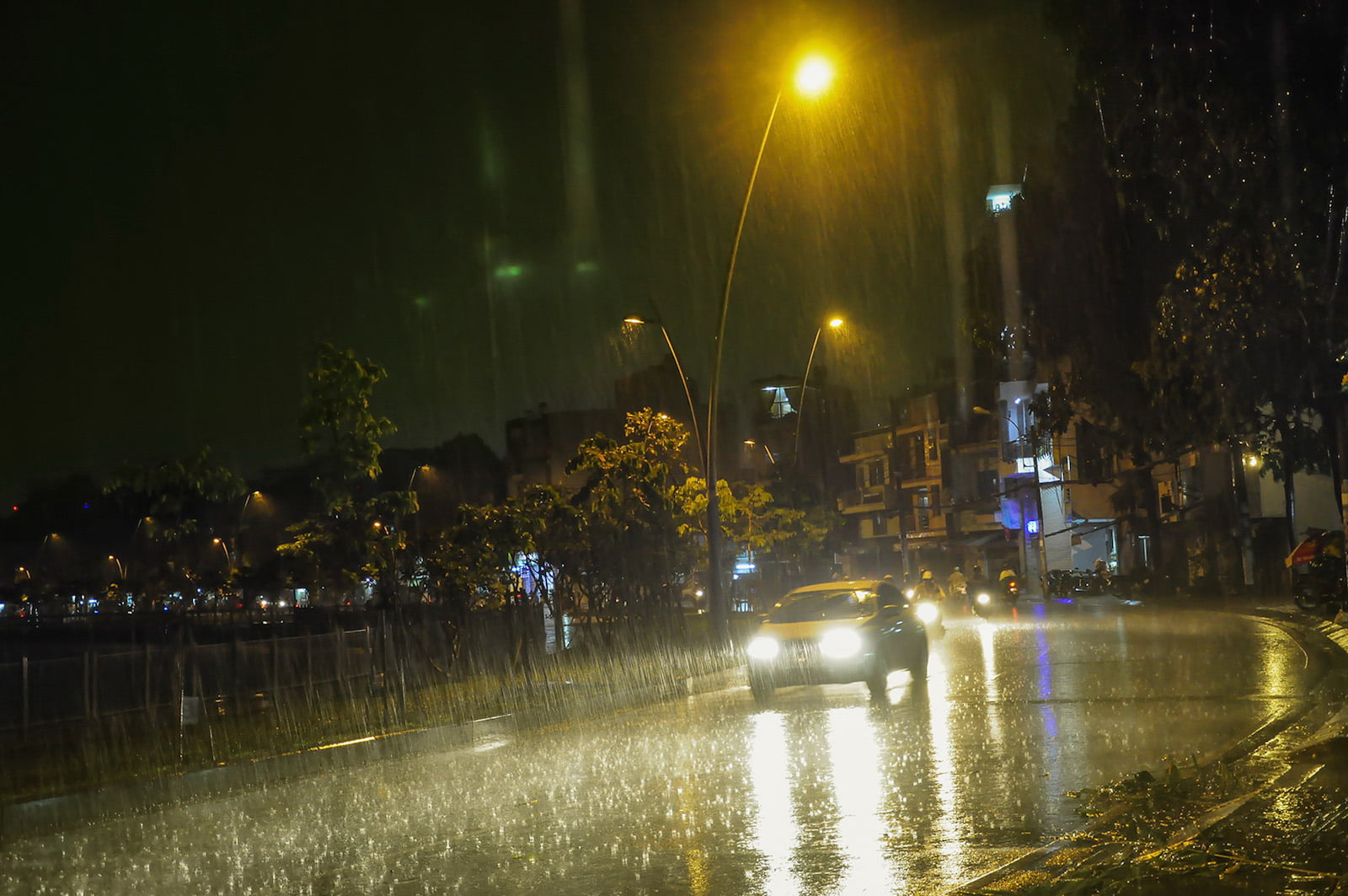 Có UBER không ngại trời mưa