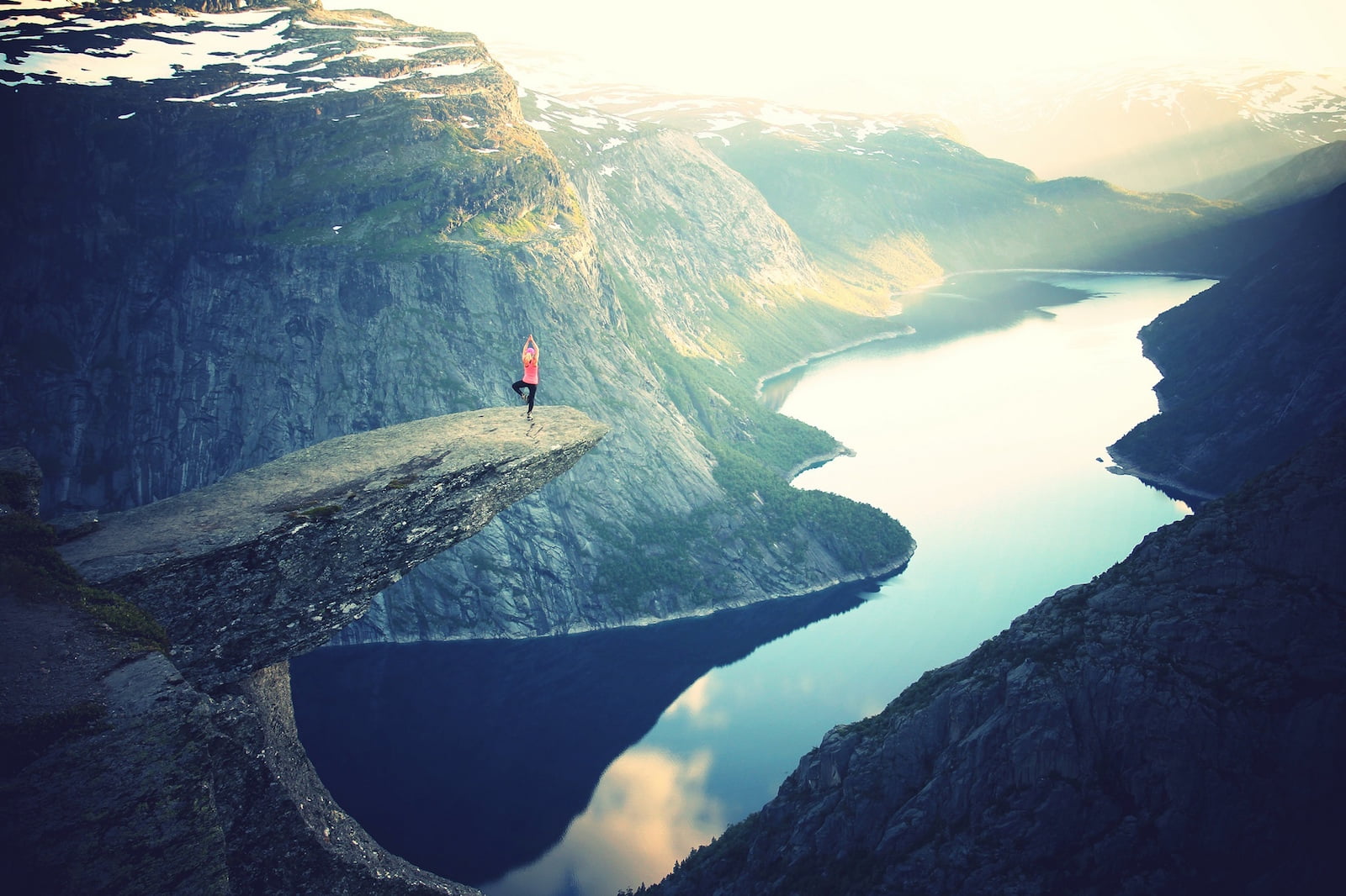 5 lợi ích thần kì không ngờ đến từ Yoga
